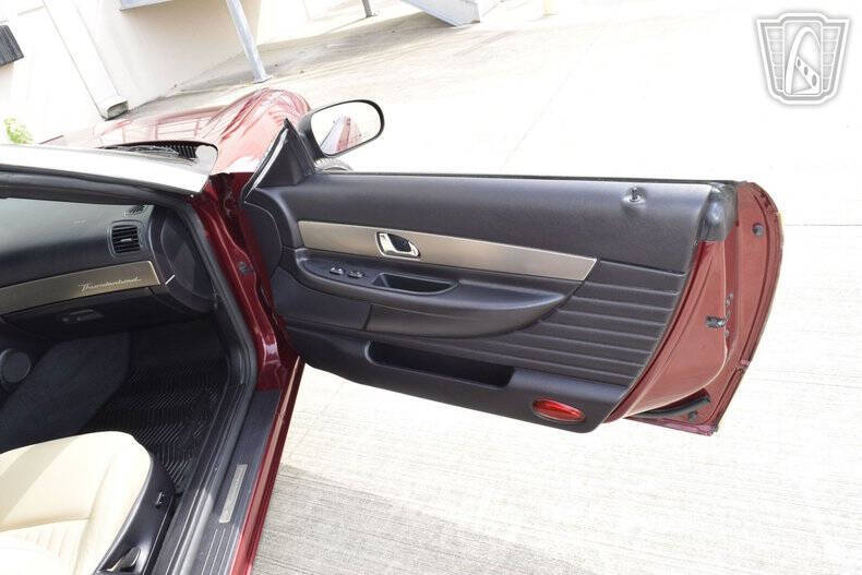 2004 Ford Thunderbird Deluxe