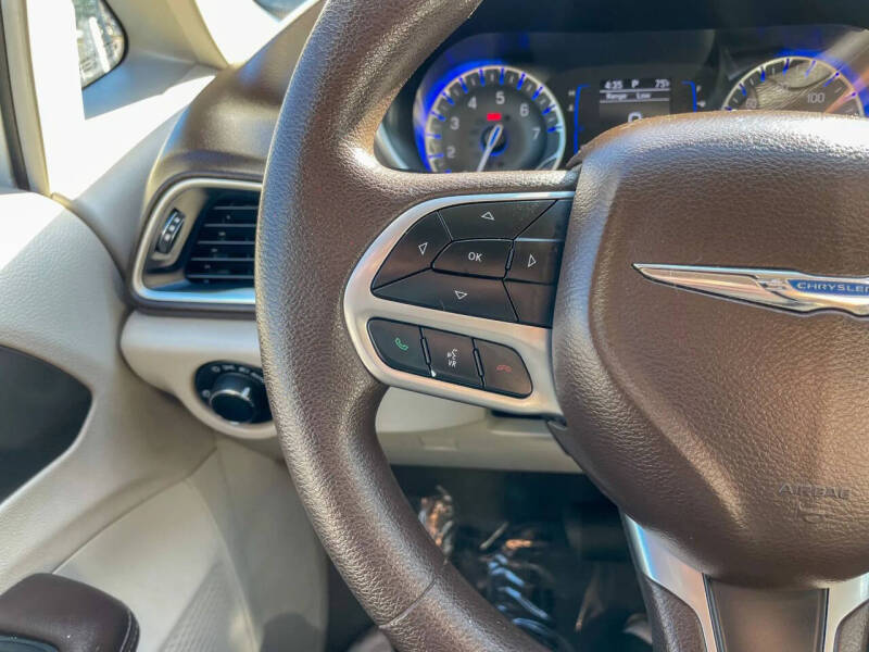 2020 Chrysler Voyager LXi