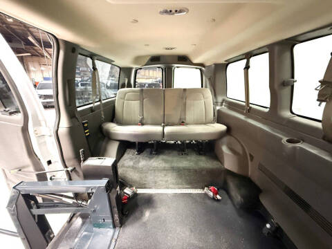 2017 Chevrolet Express LT 2500