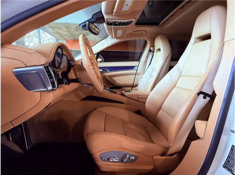 2011 Porsche Panamera 4