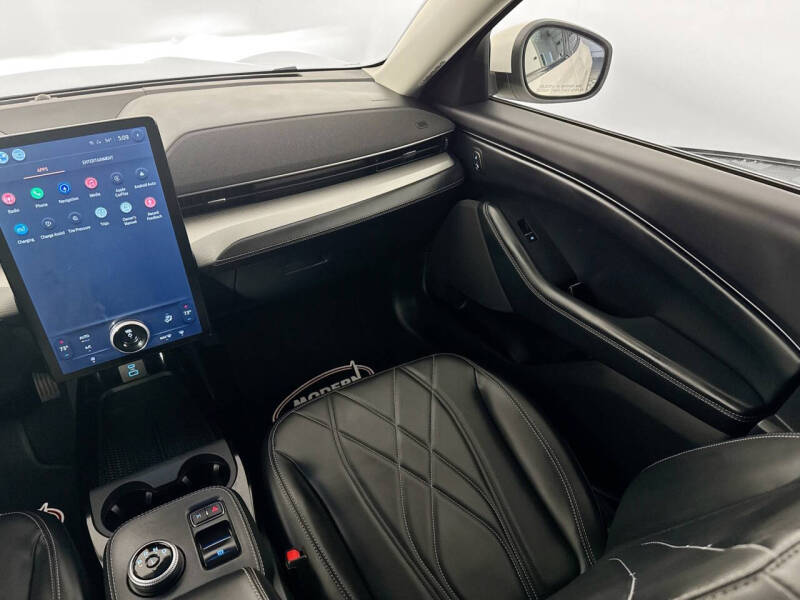 2022 Ford Mustang Mach-E Select