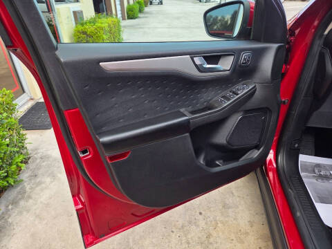 2020 Ford Escape SEL