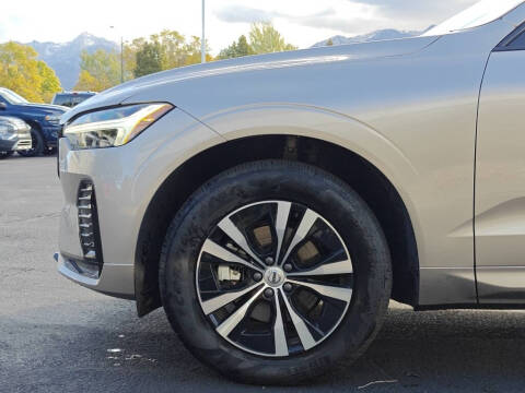 2025 Volvo XC60 B5 Core Dark Theme