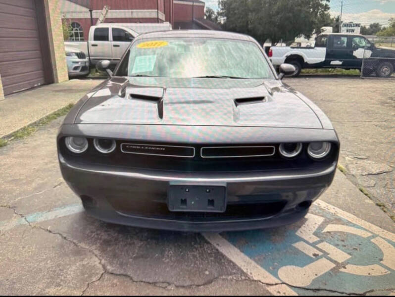 2017 Dodge Challenger SXT Plus
