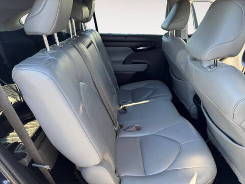 2021 Toyota Highlander Hybrid XLE