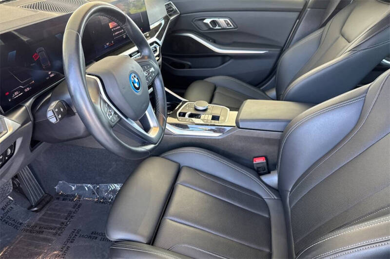 2023 BMW 3 Series 330e