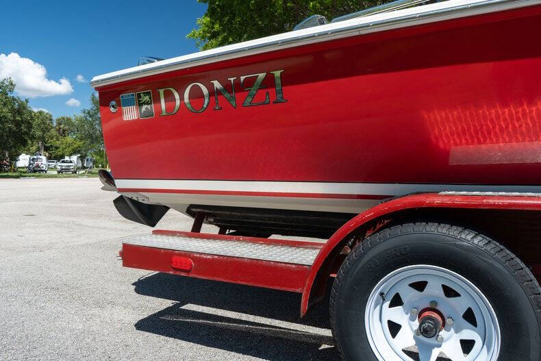1994 Donzi Marine Classic 22