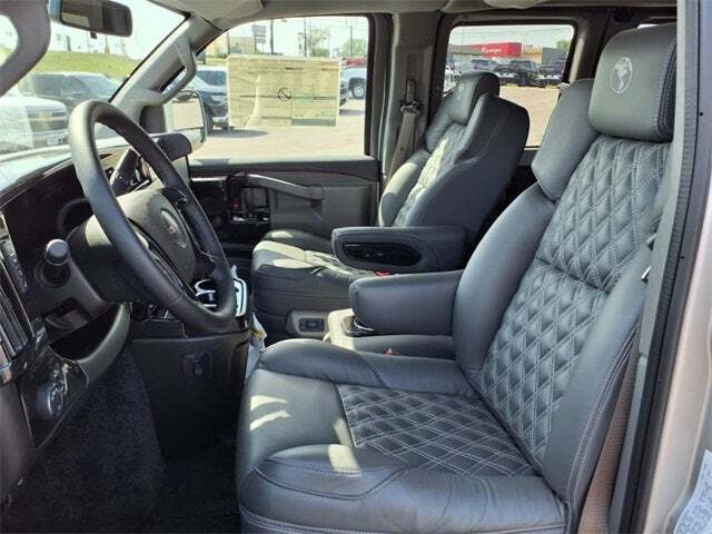 2025 GMC Savana 2500