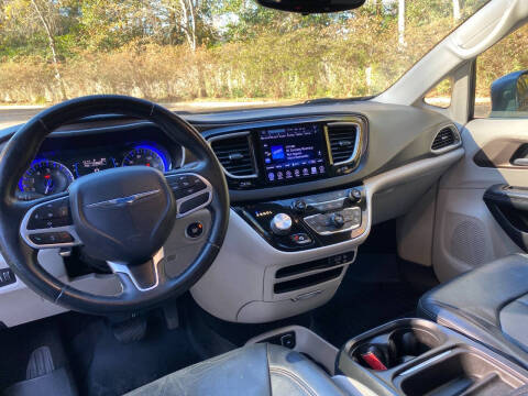 2017 Chrysler Pacifica Touring-L