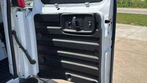 2024 Chevrolet Express 2500