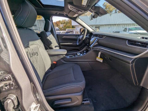 2025 Jeep Grand Cherokee Laredo X