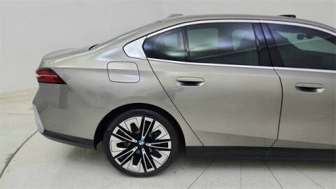 2025 BMW 5 Series 530i