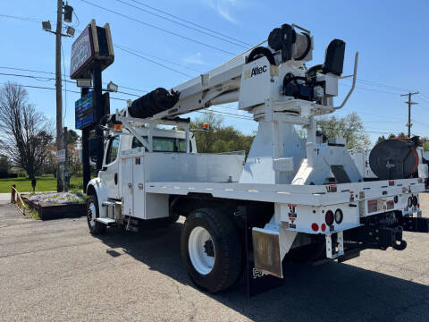 2019 Freightliner M2 106