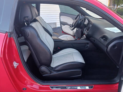 2015 Dodge Challenger SXT Plus