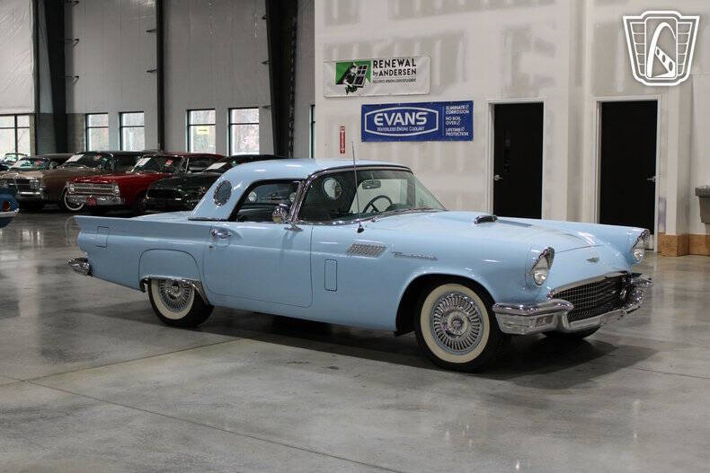 1957 Ford Thunderbird