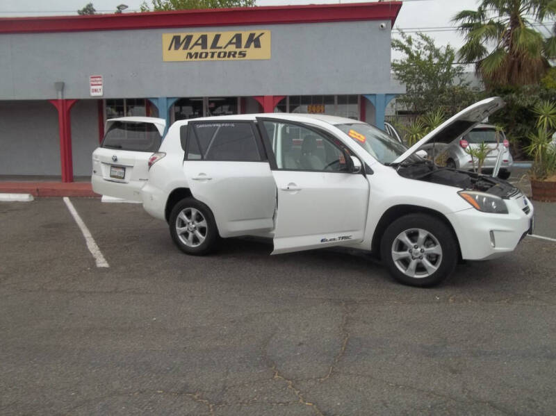 2013 Toyota RAV4 EV photo 45