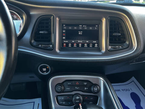 2021 Dodge Challenger SXT