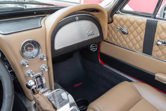 1963 Chevrolet Corvette 20