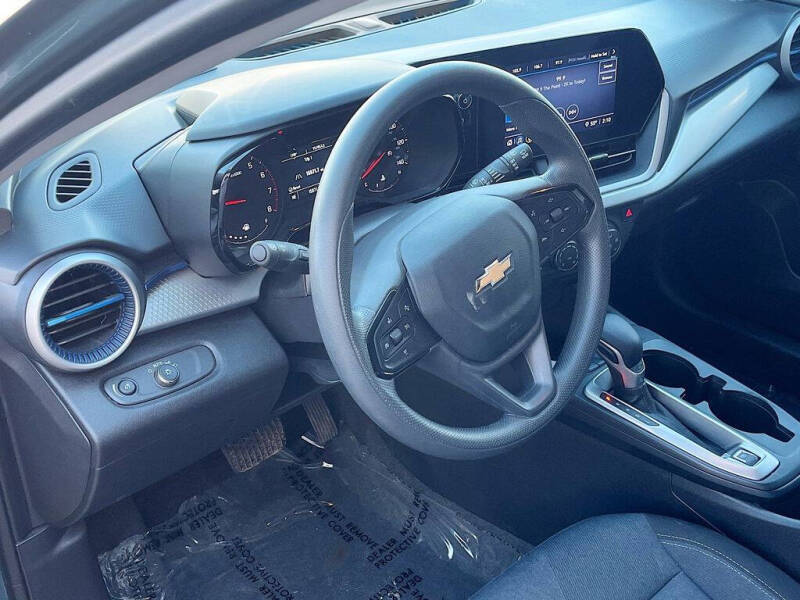 2025 Chevrolet Trax LS