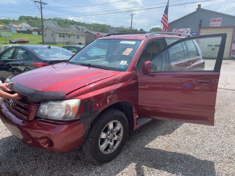 2004 Toyota Highlander for sale at Trocci's Auto Sales in West Pittsburg PA