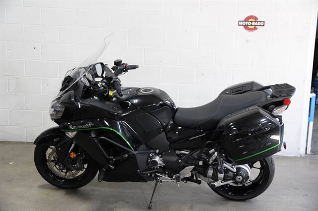 2021 Kawasaki CONCOURS 1