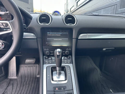 2025 Porsche 718 Cayman