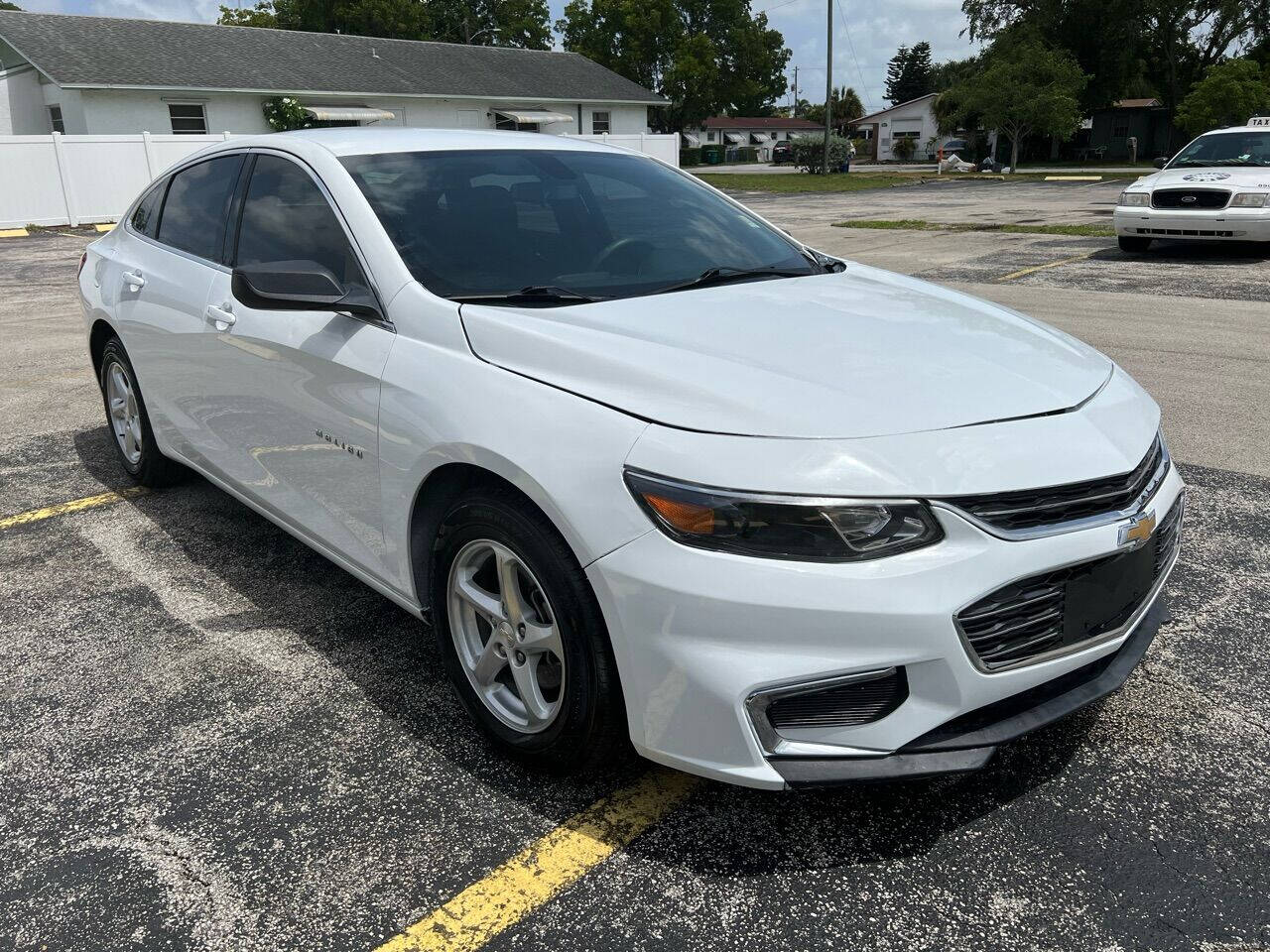 2017 CHEVROLET Malibu Sedan - $14,800