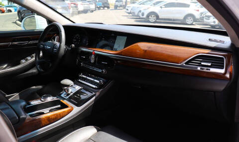 2017 Genesis G90