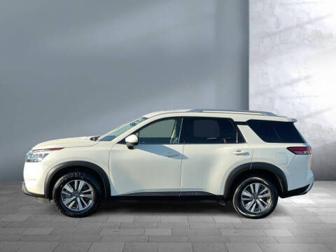 2023 Nissan Pathfinder SL