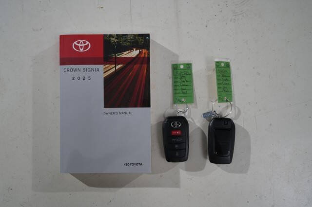 2025 Toyota Crown Signia Limited