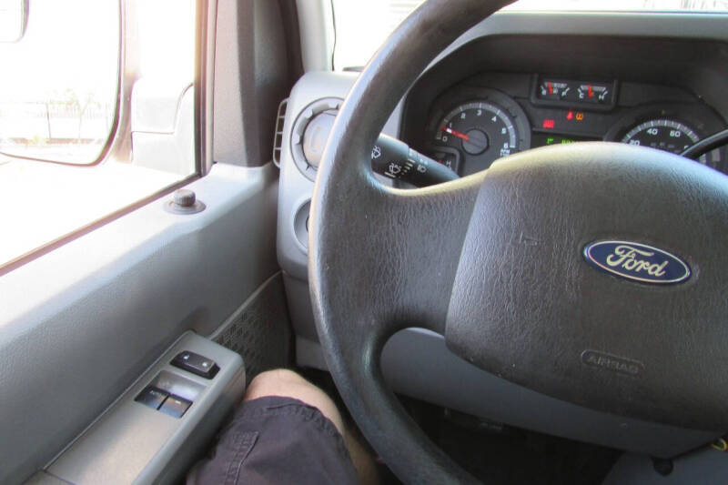 2011 Ford E-Series E-350 SD