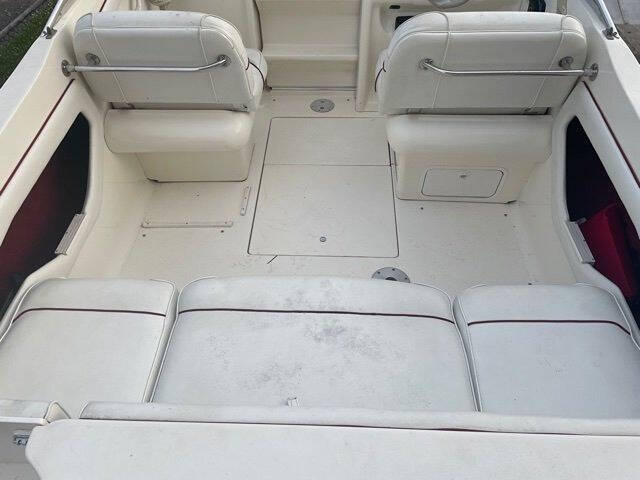 1998 Sea Ray 215 Express Cruiser