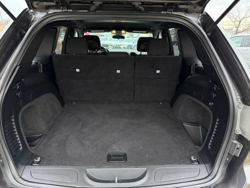 2019 Jeep Grand Cherokee Laredo