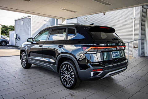 2025 Volkswagen Taos SE