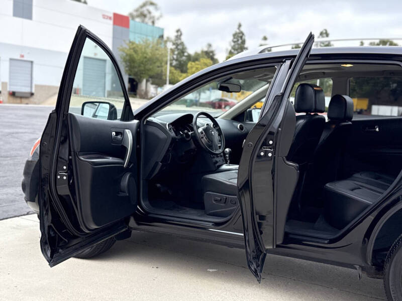 2013 Nissan Rogue SV w/SL Package