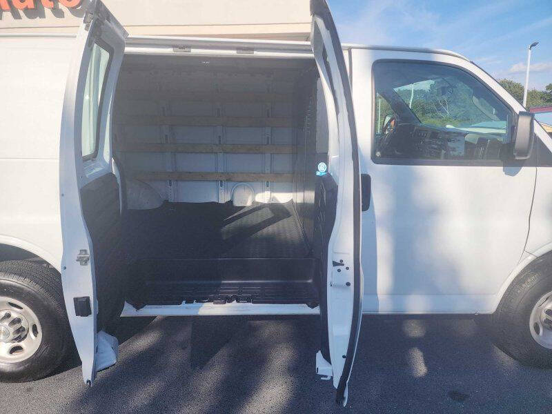 2023 Chevrolet Express 2500