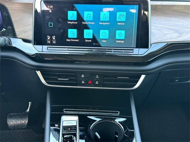 2025 Volkswagen Atlas SE