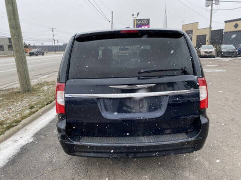 2015 Chrysler Town and Country S