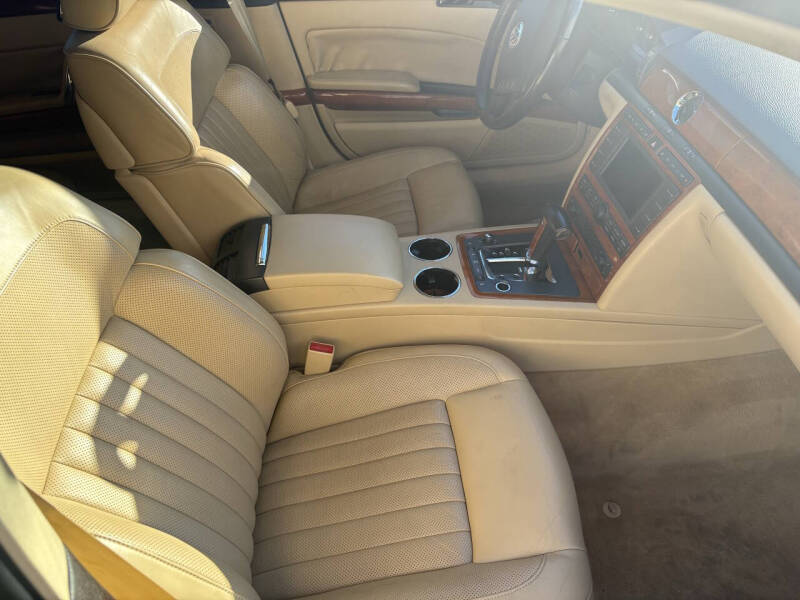 2004 Volkswagen Phaeton V8