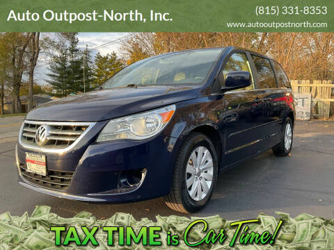 2012 Volkswagen Routan for sale at Auto Outpost-North, Inc. in McHenry IL