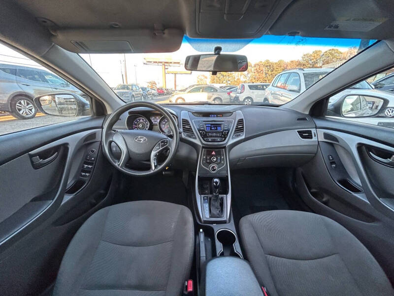 2015 Hyundai Elantra SE photo 11