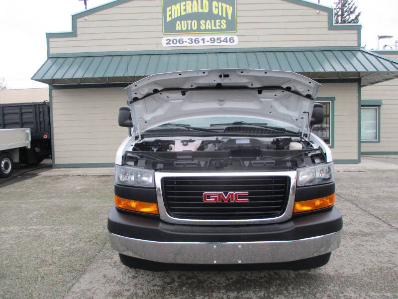 2022 GMC Savana 2500