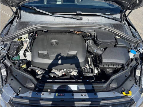 2017 Volvo XC60 T6 R-Design