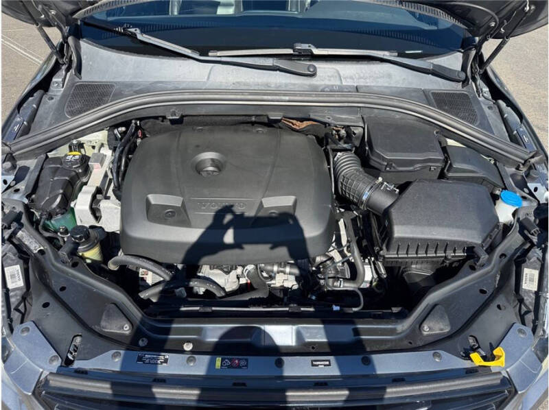 2017 Volvo XC60 T6 R-Design