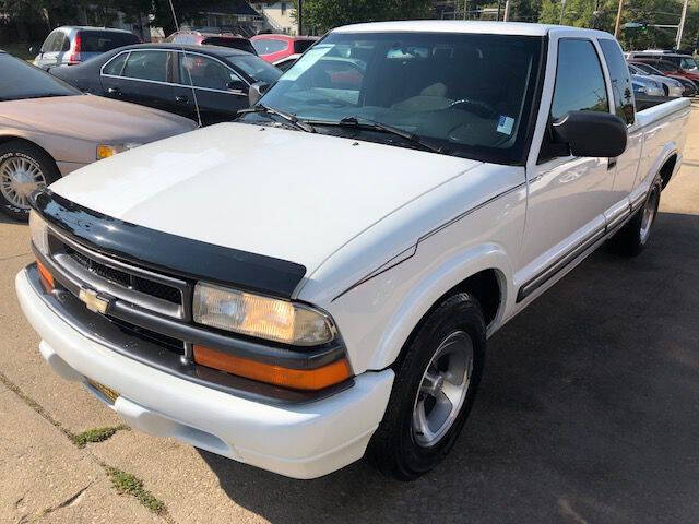 2001 Chevrolet S-10 for sale at Extreme Auto Plaza in Des Moines, IA