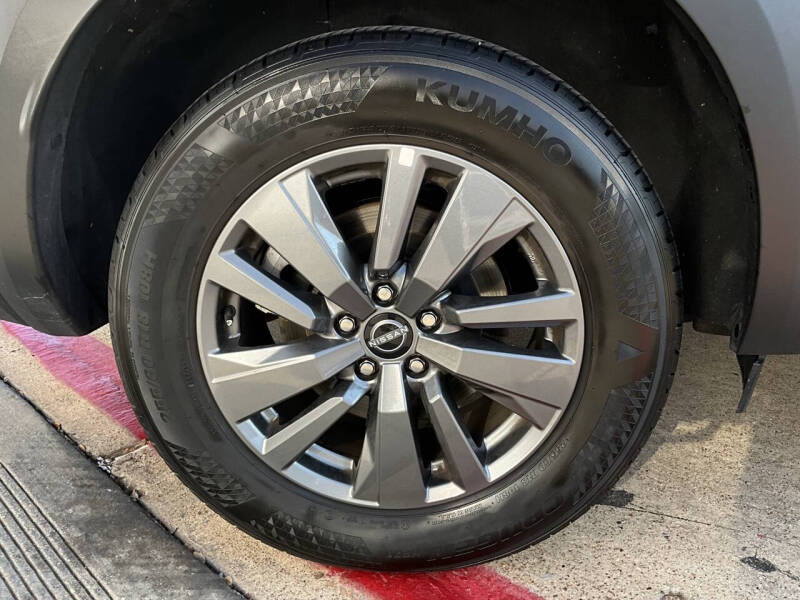 2024 Nissan Pathfinder SV