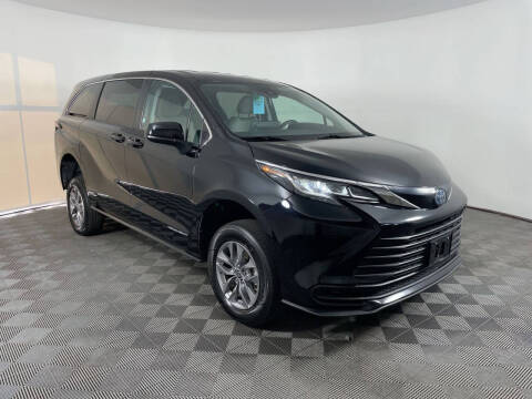 2023 Toyota Sienna LE 8-Passenger