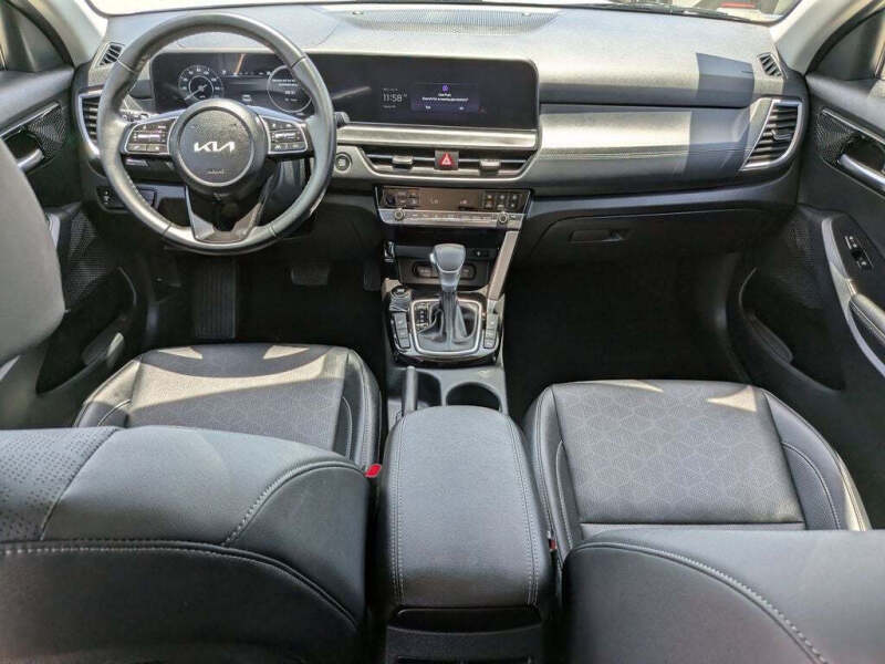 2025 Kia Seltos EX