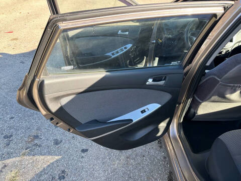 2013 Hyundai Accent GS