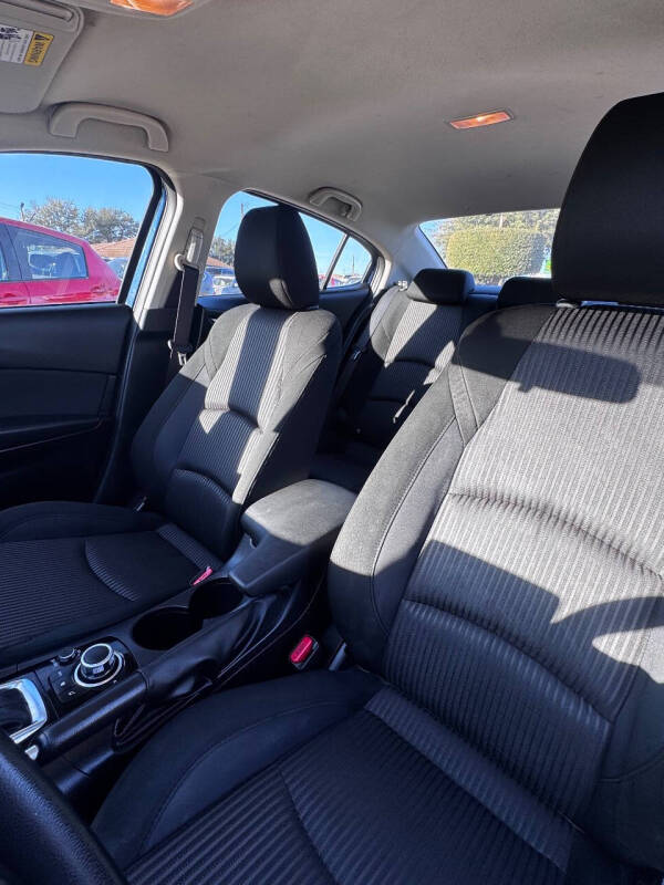 2016 Mazda MAZDA3 i Sport